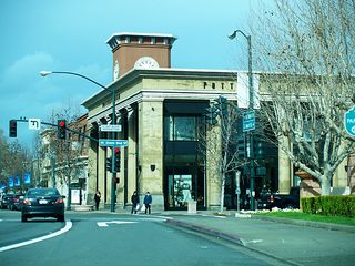 P1208981