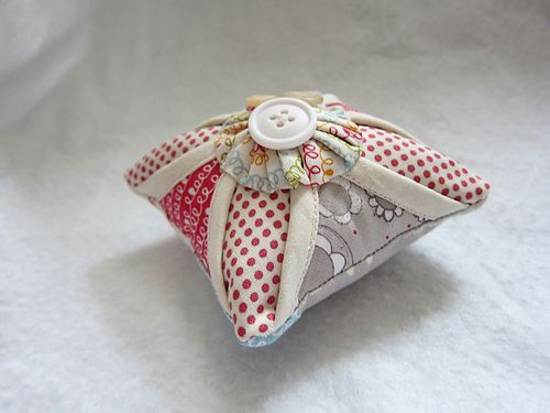 Sallys Angelworks Cathedral Window pin cushion3